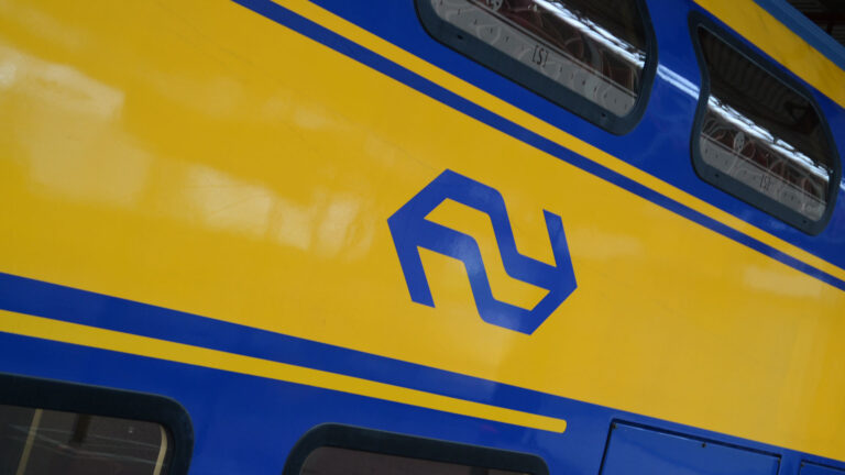Geen treinen tussen Deurne en Helmond door aanrijding