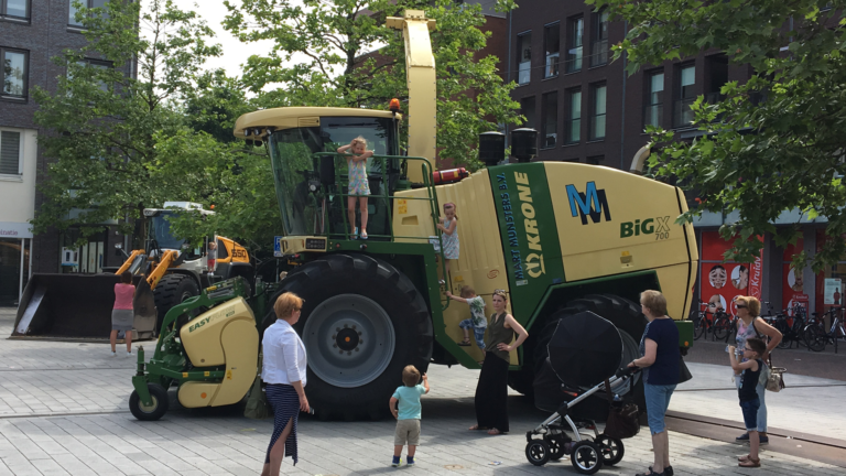 Grote machines in centrum Deurne