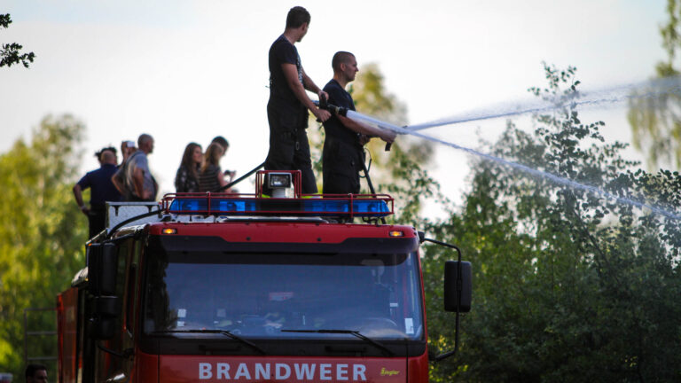 Bosbrand aan Bruggenseweg in Deurne