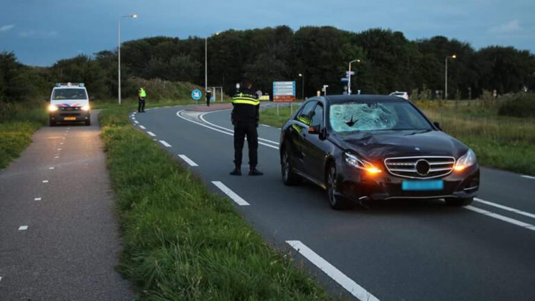 20-jarige Deurnenaar gewond na aanrijding met taxi in Westkapelle