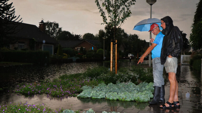 Stevige onweersbuien trekken over Deurne