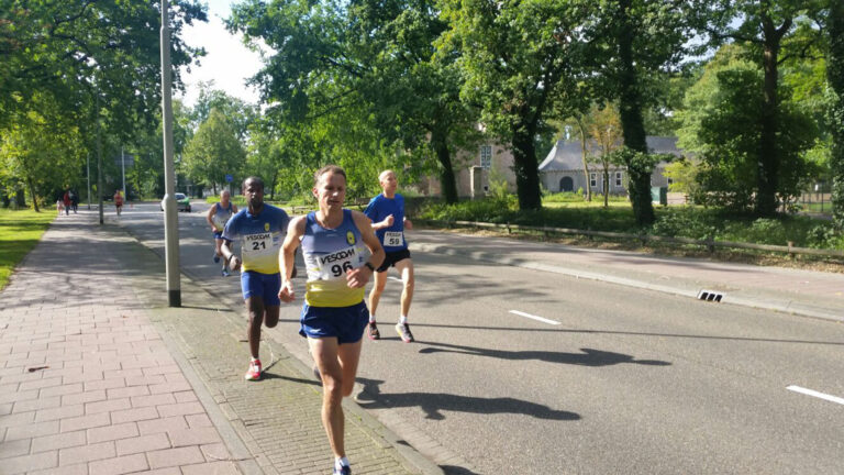 Timothy Karanu wint 32ste halve marathon Deurne