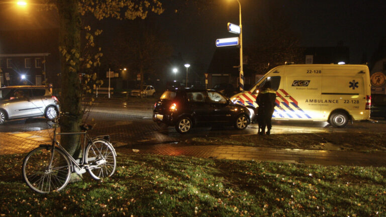 Fietser zonder licht aangereden