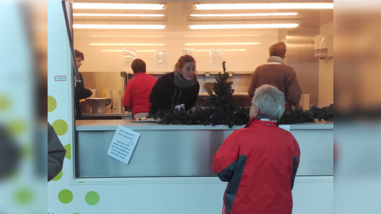 Zanggroep Musical Voices gaat oliebollen bakken op oudjaarsdag