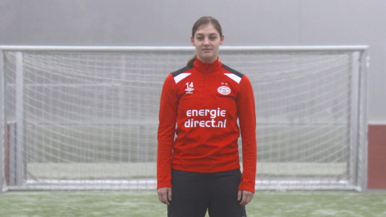 Nouwen en De Rooij met PSV Vrouwen naar bekerfinale