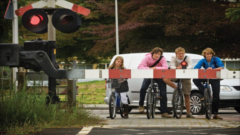 Drie spoorwegovergangen in Deurne dicht tijdens werkzaamheden