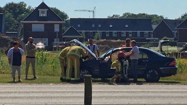 Auto in brand op de Binderendreef