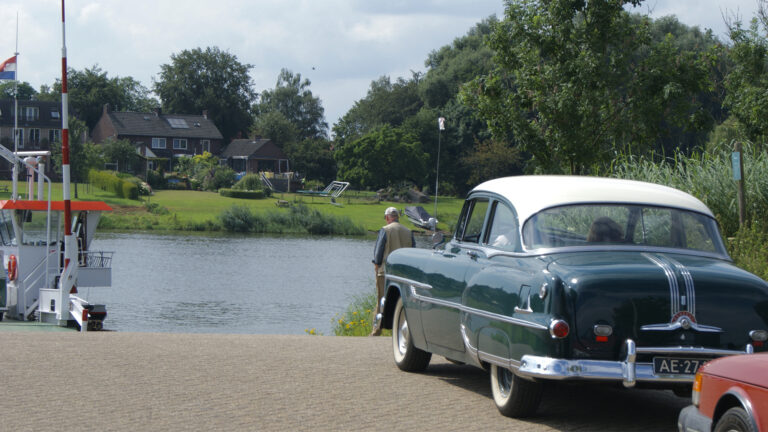 Zomerrit van Deurnese Oldtimer Club voert naar het Oostzuidoosten.