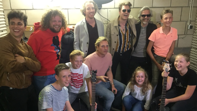 Golden Monkeys uit Helenaveen tijdens repetitie verrast door Di-Rect