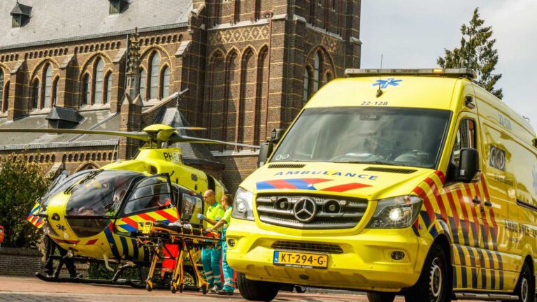 Fietser bij oversteken Hoofdstraat Liessel geschept door auto