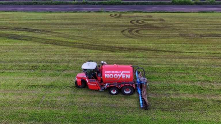 Mestverwerker Van Nooijen: ‘Uitrijden op eigen grond moest wel’