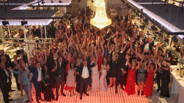 Grootste bruidszaak ter wereld geopend door VIPs