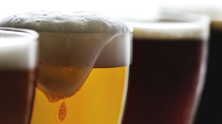 Tien locaties in gemeente Deurne overtreden drank- en horecawet in 2018