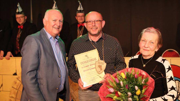 Vetlirre medallie Peelpluimen voor Gerard Koopmans