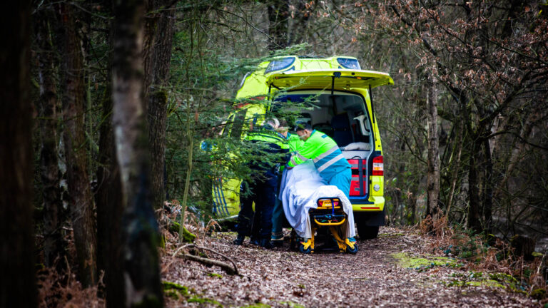 Man belandt met scootmobiel in water Helenaveen