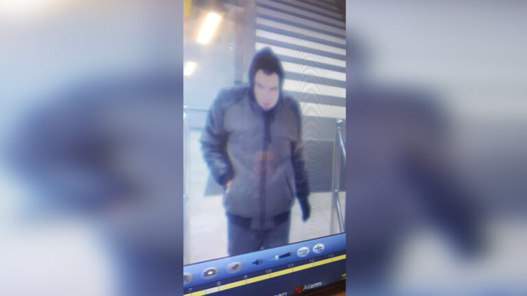Politie verspreidt foto’s overvaller Jumbo