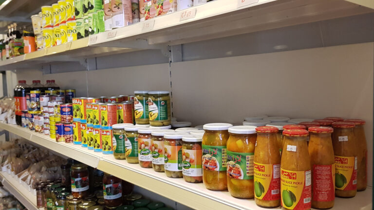 Arabische winkel opent deuren in Schuifelenberg