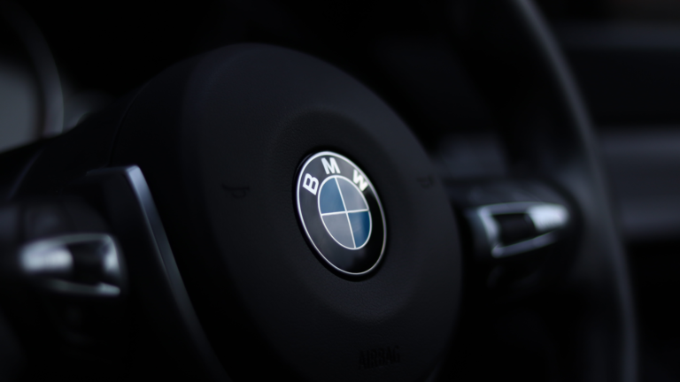 Personenauto BMW X5 gestolen in Vlierden