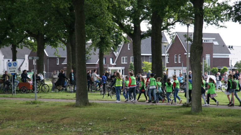 1300 wandelaars bij start avondvierdaagse Deurne