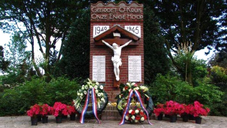 Dodenherdenkingen op 4 mei in centrum Deurne en bij Zeilbergs oorlogsmonument