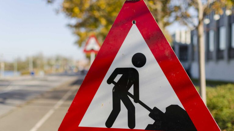 Verschillende wegafsluitingen in Deurne vanwege asfaltonderhoudswerkzaamheden