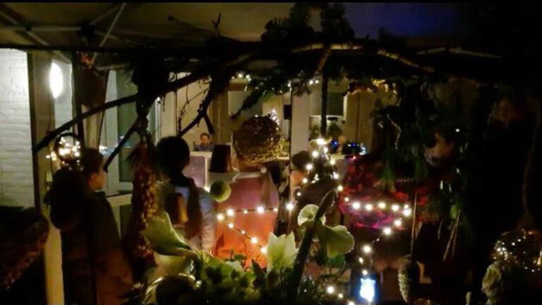 Kinderen brengen muzikale kerstverrassing voor ouderen in Deurne