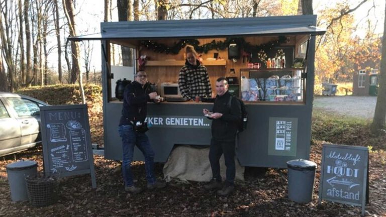 Creatieve horecaonderneemster start koek en zopie kraam in de MariaPeel