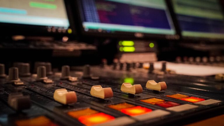 Aangepaste programmering tijdens feestdagen op DMG Radio
