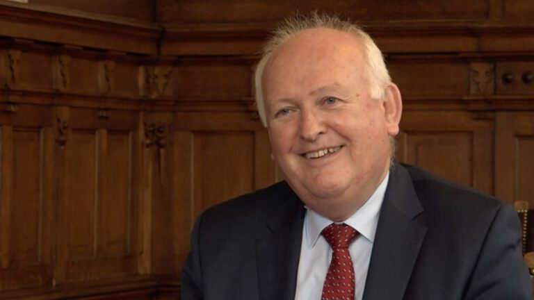Afscheidnemende burgemeester Mak: ‘De rust is terug in Deurne’