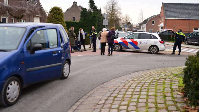 Fietser aangereden op rotonde Molenstraat Deurne