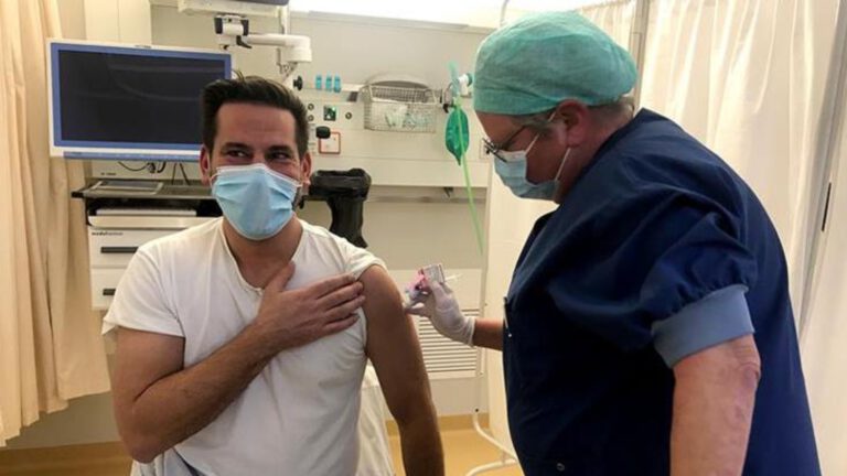 Vaccinatie ziekenhuispersoneel Elkerliek van start