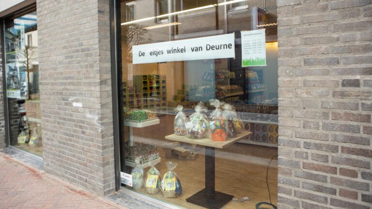 Nieuwe pop-up store in Deurne vol met eitjes en paashazen