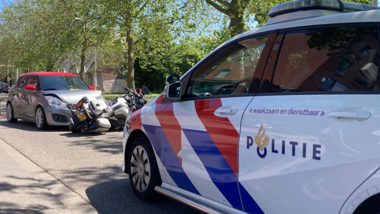 Auto schept motoragent in Deurne