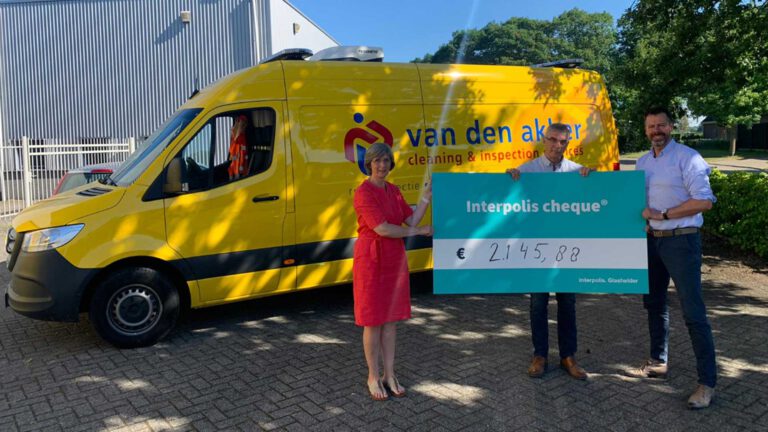 Rabobank Peelland Zuid reikt cheque uit aan Parkmanagement Peelland