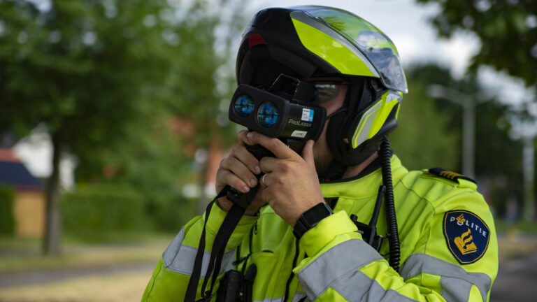 20 automobilisten op de bon bij snelheidscontroles Liessel en Deurne