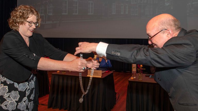 Burgemeester Buter officieel geïnstalleerd