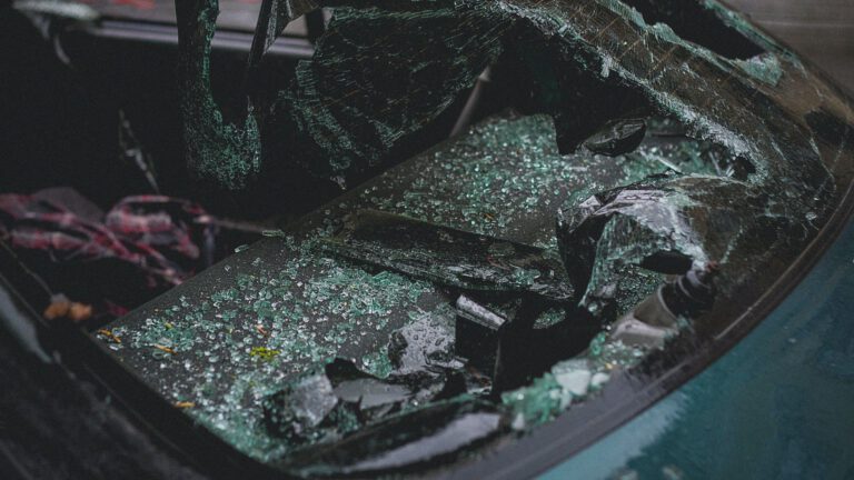 In slaap gevallen veroorzaker auto-ongeluk in Someren krijgt 500 euro boete