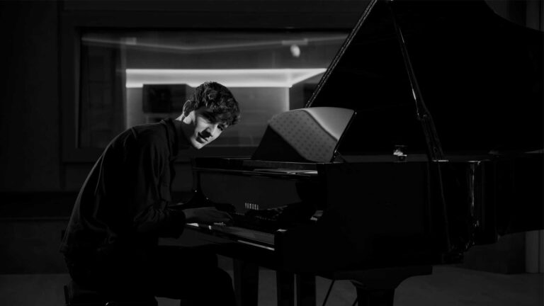 Pas 20 jaar oud maar muziektalent Cairo heeft nu al volwassen sound