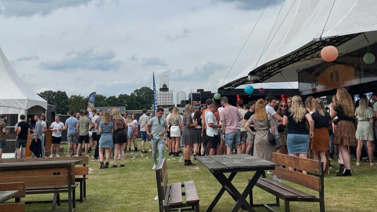 Eerste mini-festival in de regio; eindelijk weer los bij Terrastival in Deurne
