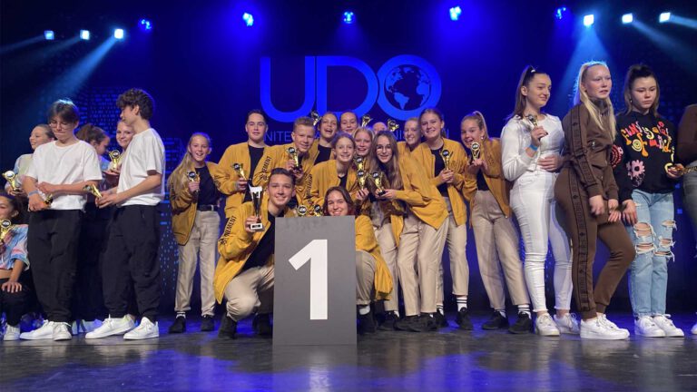 Dansers van B-Trained Deurne slepen groot aantal prijzen binnen bij eerste wedstrijd van seizoen