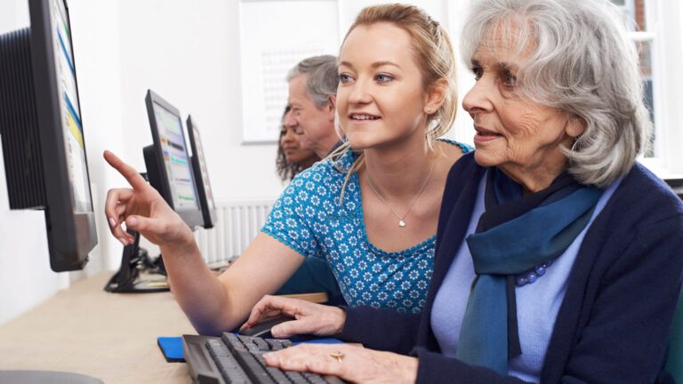Cursus bij Bibliotheek Deurne maakt mensen digitaal vaardig en weerbaar