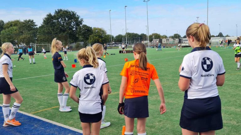 MHC Deurne viert 80-jarig bestaan met hockey-clinic voor de jeugd en een feestavond