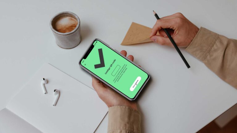 Protestactie bij CCD om aandacht te vragen voor maatschappelijke problemen door QR-code