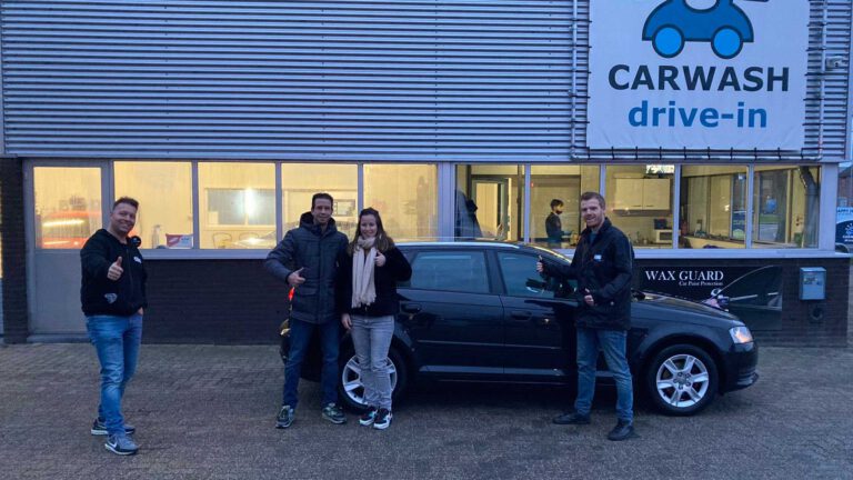[VIDEO] DMG-dj’s laten auto’s van luisteraars weer blinken; Arjan en Maartje winnaars van de maand