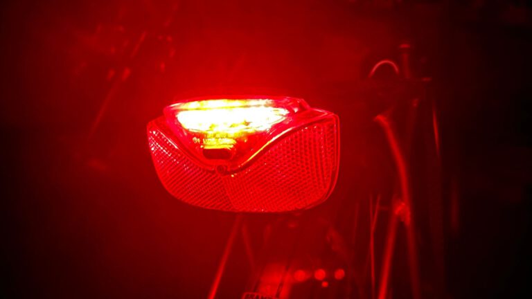 Politie houdt extra verlichtingscontroles in januari; dit jaar al 100 bekeuringen in regio