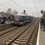 NS-trein de Kameel op station Deurne