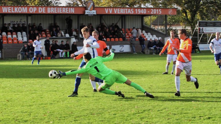 SV Deurne verpulvert Veritas met 4 doelpunten (1-4); RKSV Heeze te sterk voor ZSV (2-1)