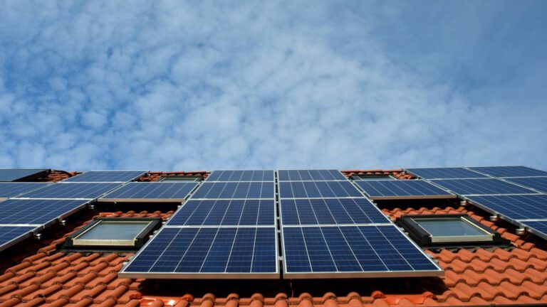 Aantal zonnepanelen in Deurne gestegen met 42,7 procent; grootste groei in de regio