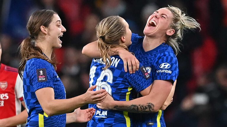 Aniek Nouwen wint met Chelsea de Engelse FA Cup