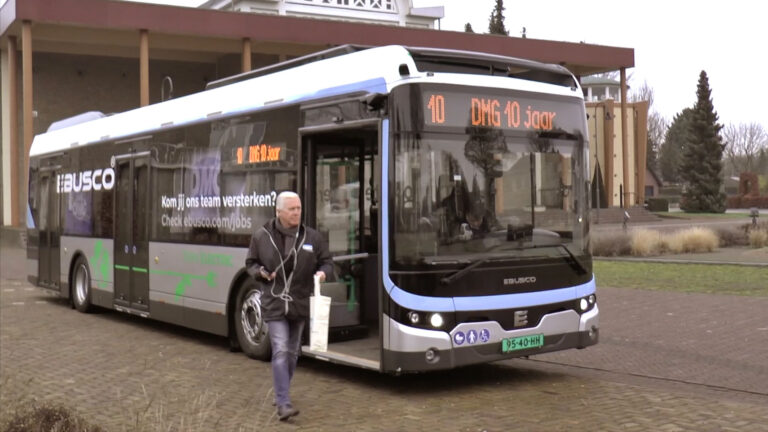 [VIDEO] DMG on tour met Ebusco-bus tijdens 10-jarig bestaan; een kijkje achter de schermen